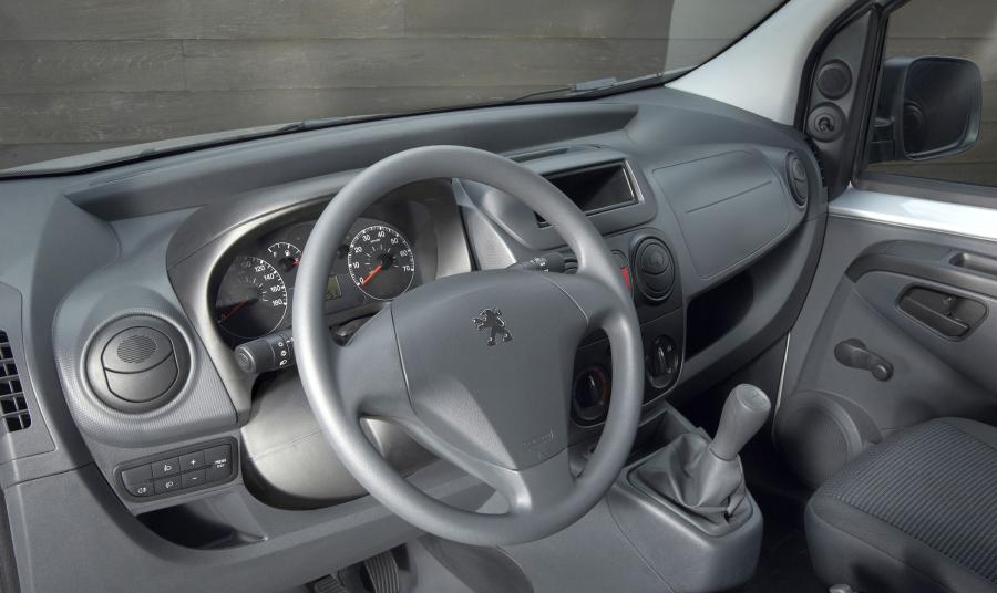  Peugeot Bipper 2008 года  (фото 52 из 93)